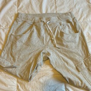Size 6 LULULEMON cargo pant